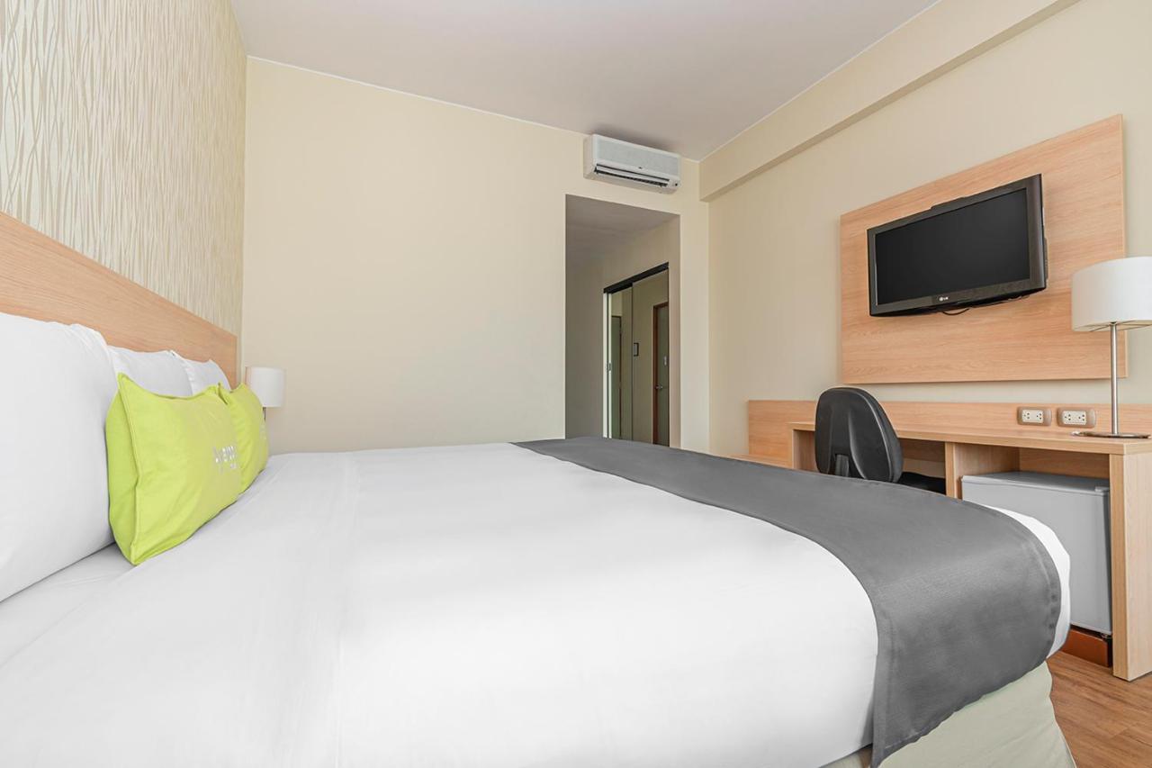 Del Prado Hotel Lima Luaran gambar