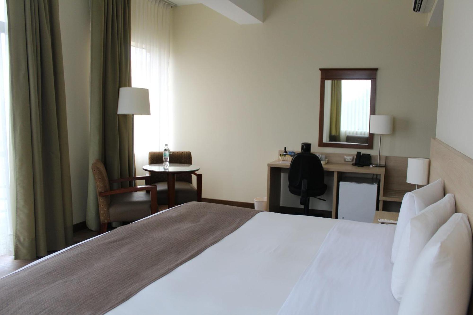 Del Prado Hotel Lima Luaran gambar